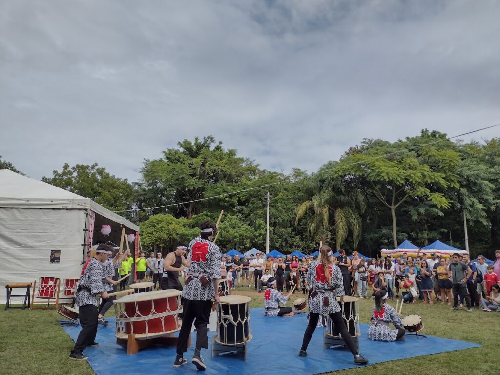 Festival japonês Hanamatsuri acontece no Parque da Luz em Florianópolis