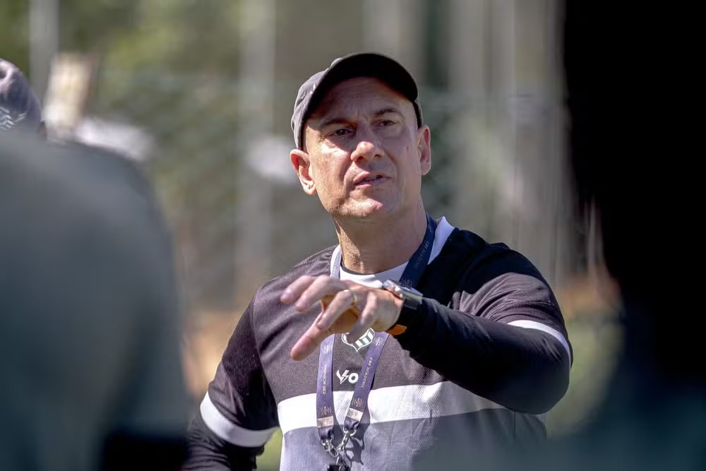 Figueirense demite técnico Márcio Zanardi após derrota na Série C