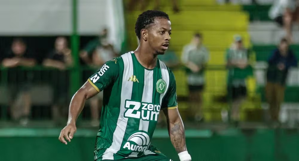 Jogador da Chape é acusado de manipular jogos e vira réu na Justiça