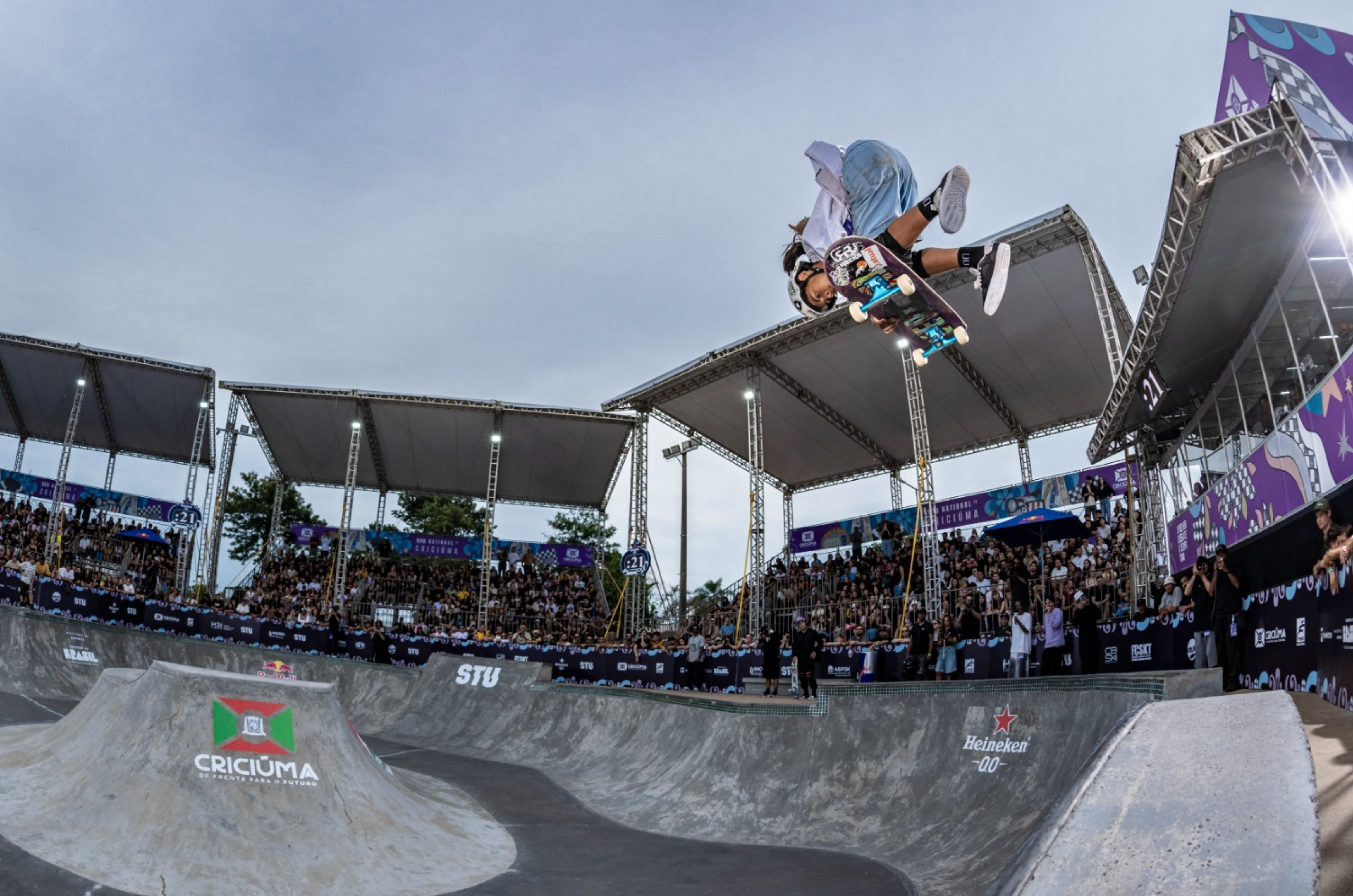 Jovem de 15 anos choca e leva título do STU em Criciúma
