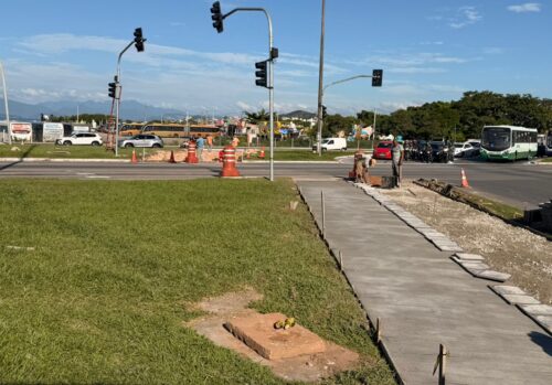 Nova faixa com botão vai mudar travessia na entrada de Florianópolis