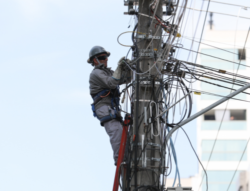 Mutirão retira 8 mil metros de cabos irregulares em Tubarão