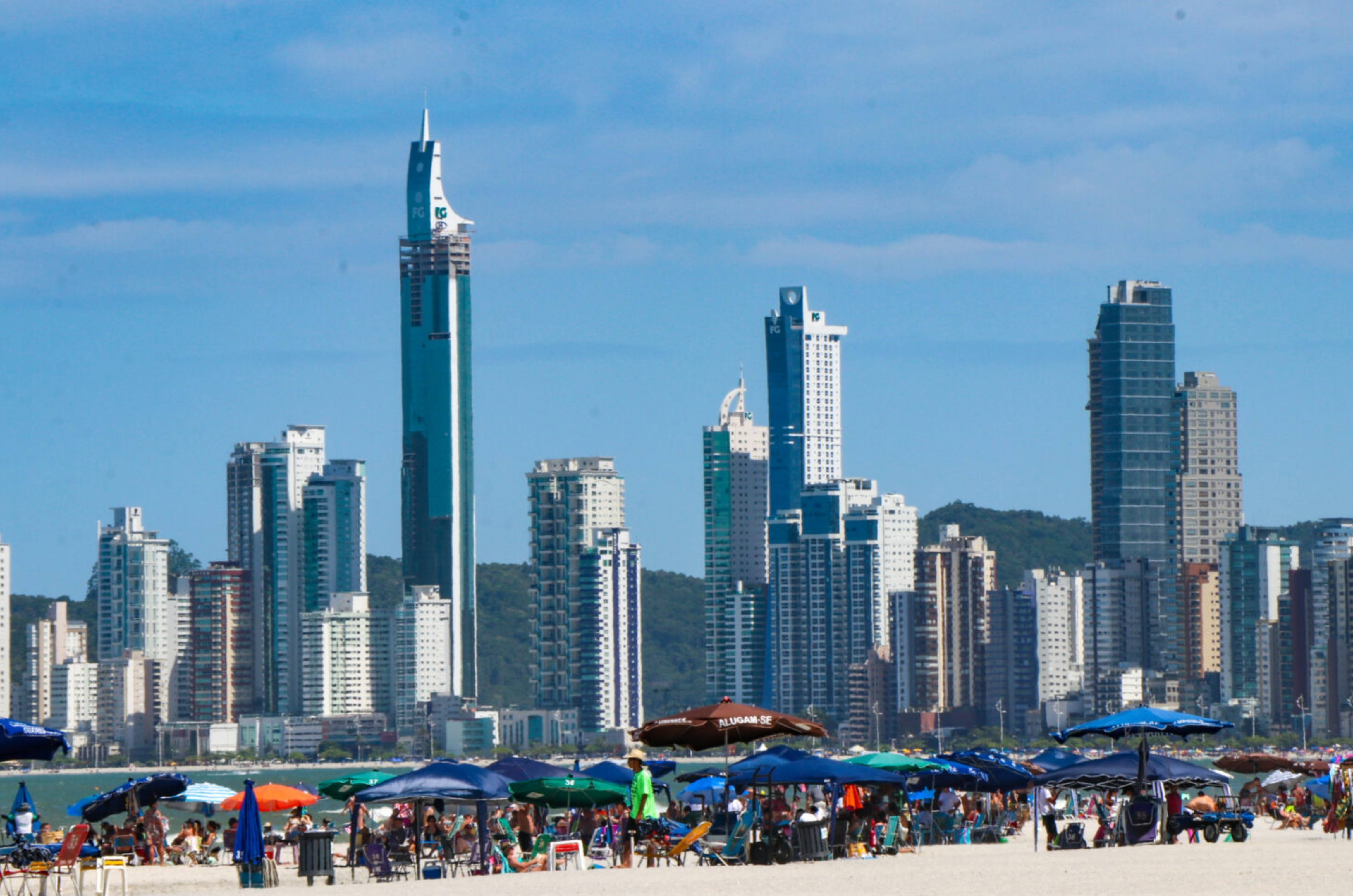 Páscoa em Santa Catarina terá calor de até 35°C e virada no tempo