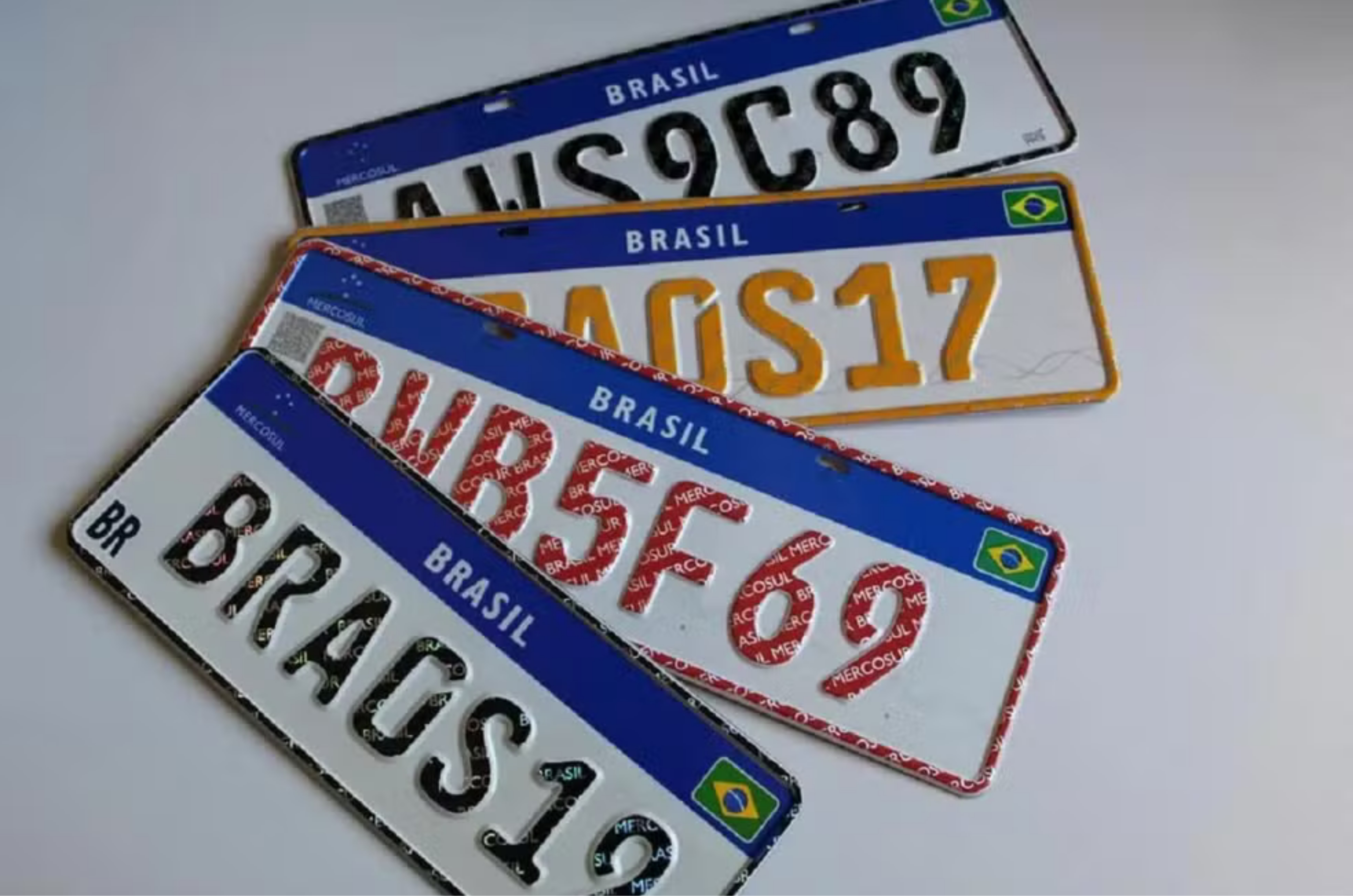 Placas com cidade e estado podem voltar; veja o que muda