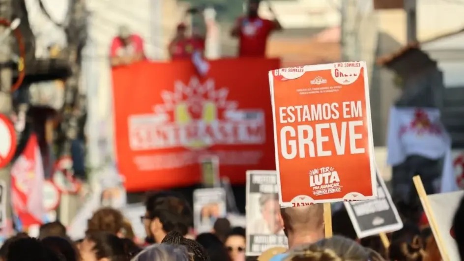 Sem acordo, greve de servidores em Florianópolis entra no 7º dia