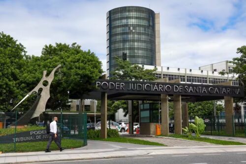 TJSC abre concurso com salários de até R$ 10 mil