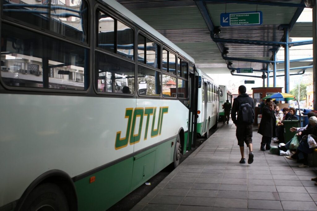 Tarifa de ônibus pode cair mais de 50% em linha de Palhoça