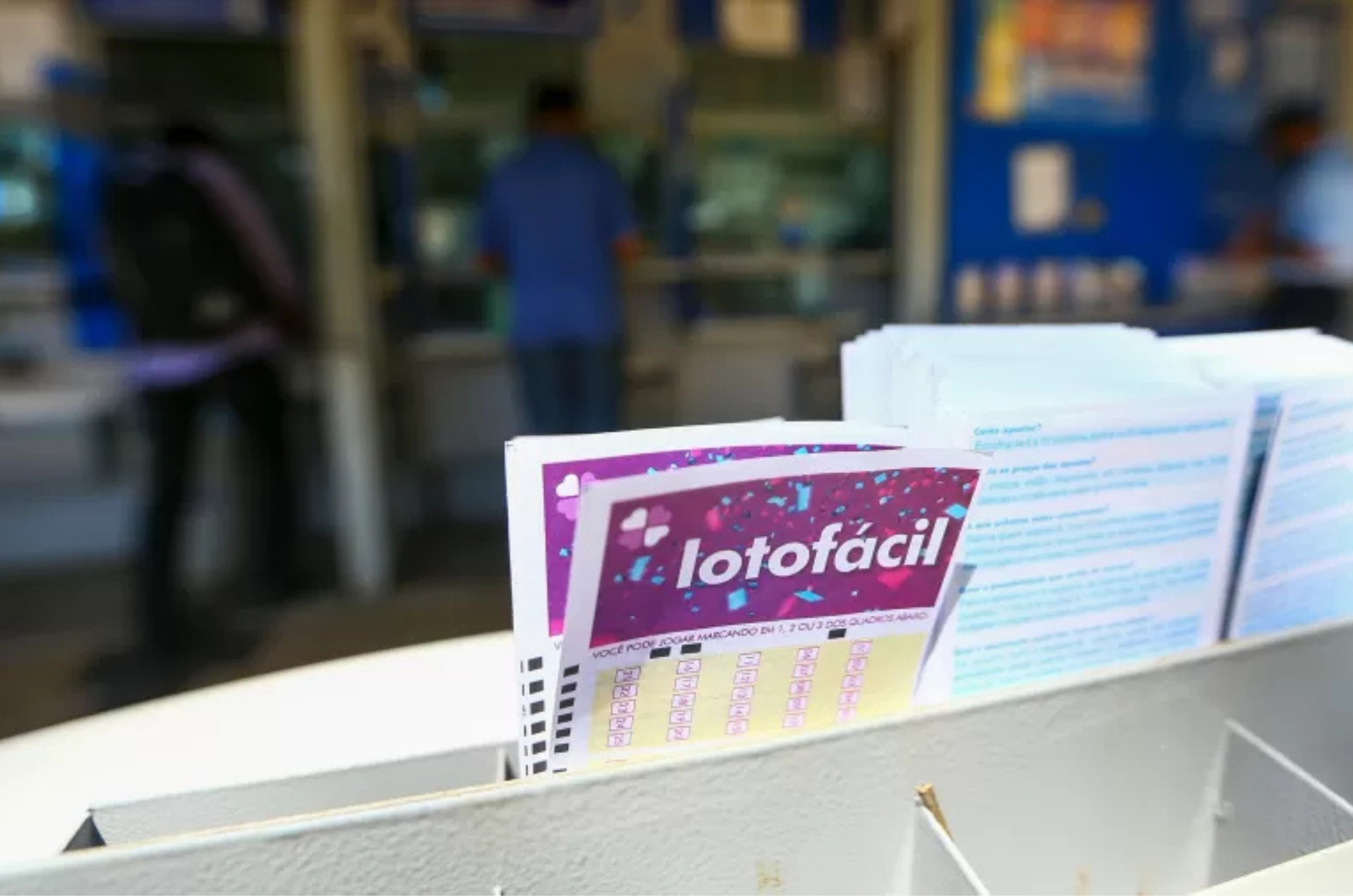 Três apostas cravam 15 números na Lotofácil e faturam bolada