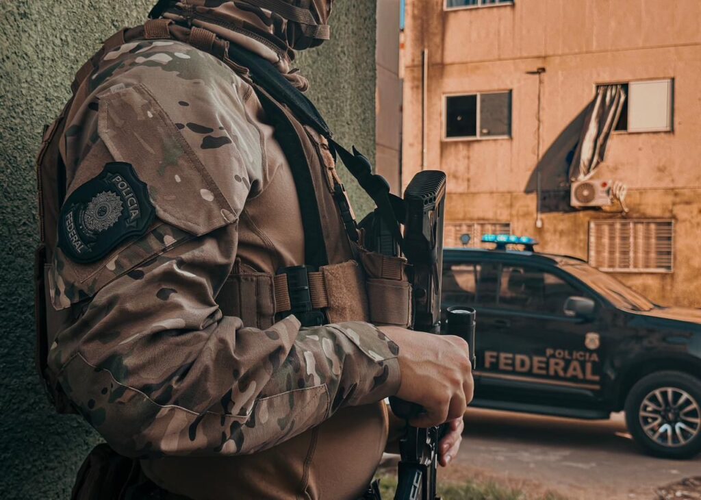 Foragido ligado à máfia sérvia e envolvido no envio de drogas por navios pesqueiros é preso em Joinville