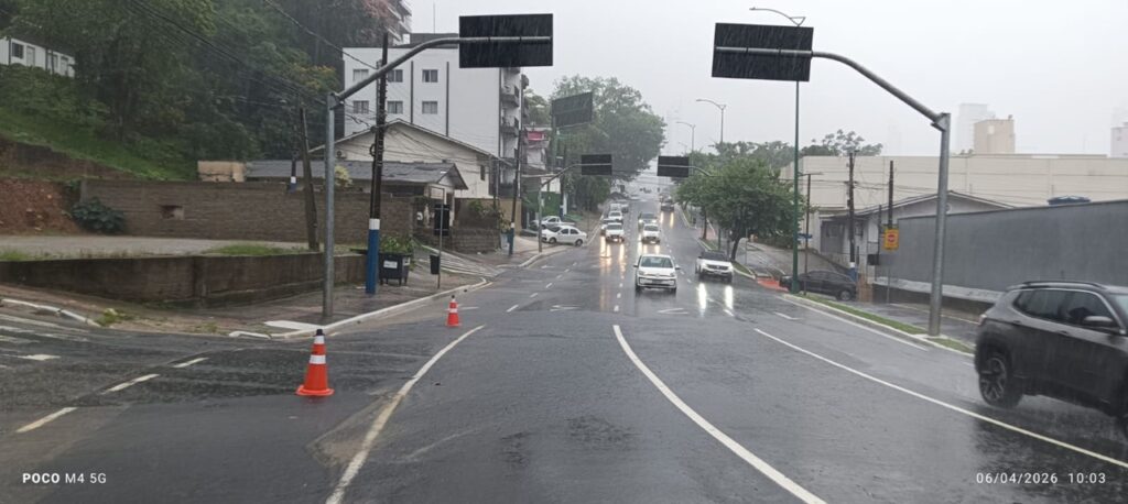 Chuva persistente coloca Litoral Norte e Vale do Itajaí em alerta