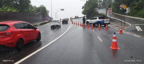 Alterações no trânsito são provocadas por chuvas intensas em BC