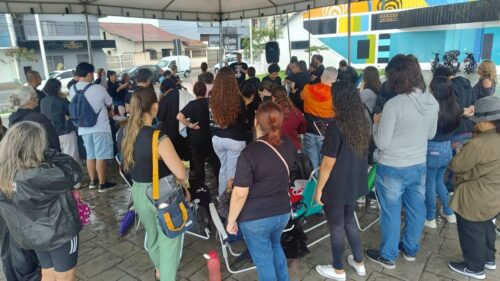 Semana começa com greve dos servidores municipais de Navegantes