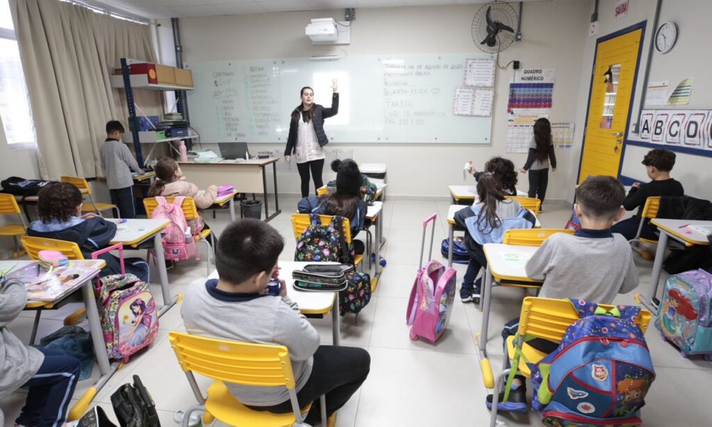 Concurso público na área da Educação com mais de 500 vagas é aberto em Joinville