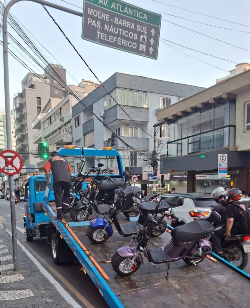 Fiscalização de veículos elétricos resulta em 11 remoções em Balneário Camboriú