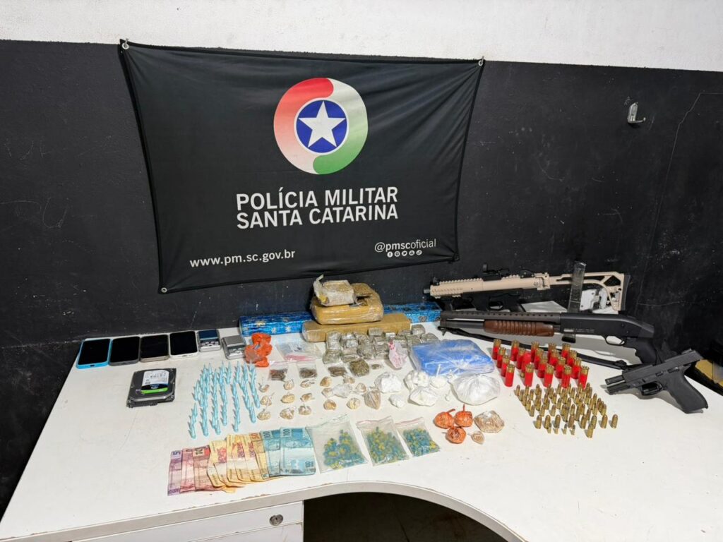 Arsenal é apreendido e seis suspeitos acabam presos durante operação policial em Itajaí