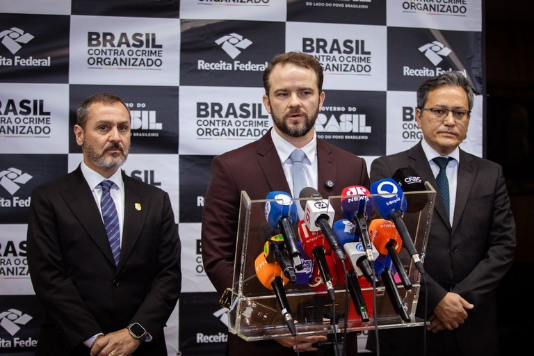 Brasil e EUA firmam acordo contra crime transnacional