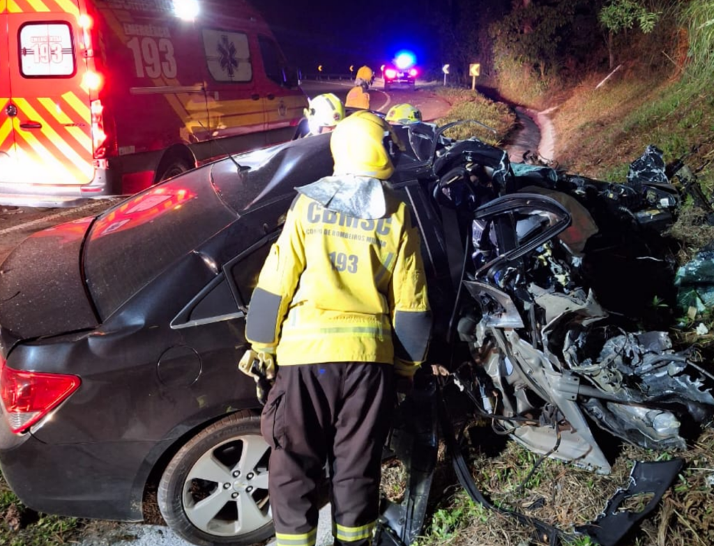 Colisão frontal deixa um morto na BR-280 em São Bento do Sul