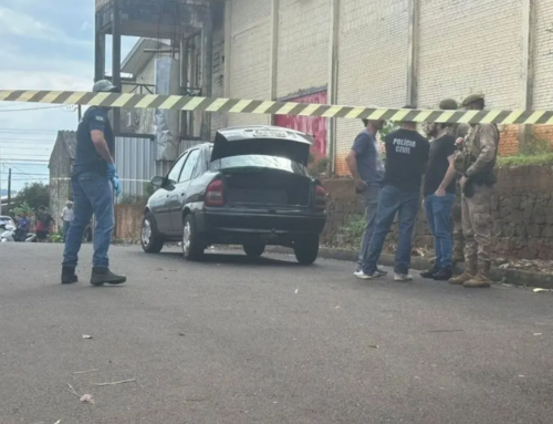 Mulher é morta a tiros pelo ex-marido na frente dos filhos em Chapecó