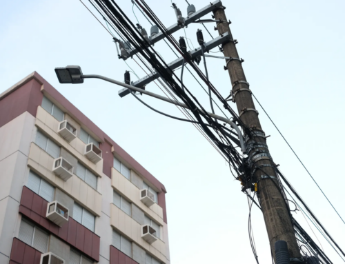 Operação Limpa Fios avança na Avenida Getúlio Vargas em Criciúma