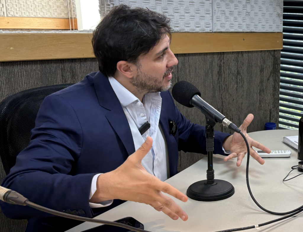 Renan Santos defende reforma fiscal e critica modelo federativo