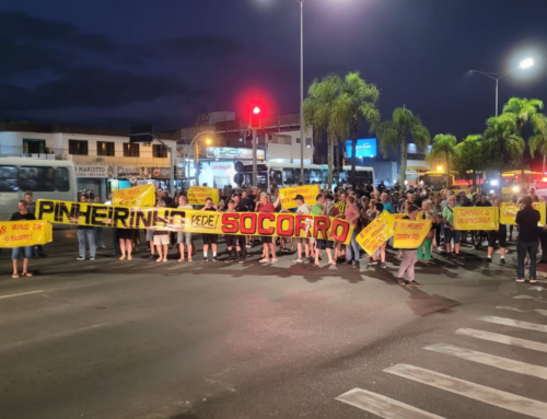 Protesto por segurança mobiliza moradores no Pinheirinho