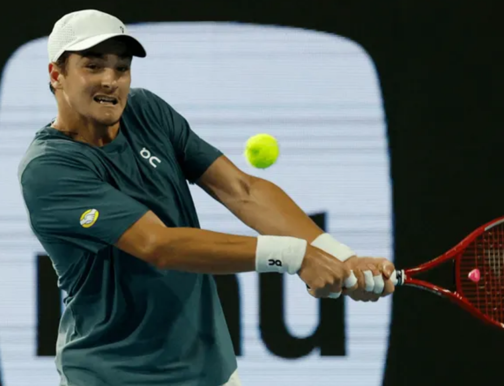 João Fonseca estreia com vitória e celebra fase no saibro