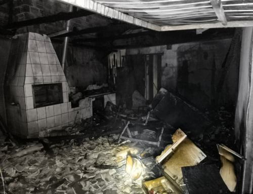 Incêndio destrói edícula em residência em Criciúma