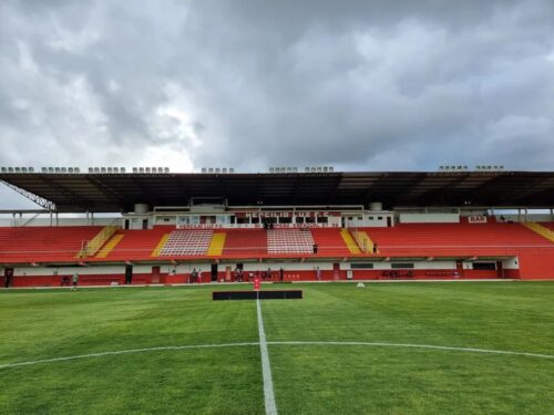 Clássico no Sul de SC promete estádio lotado e disputa intensa