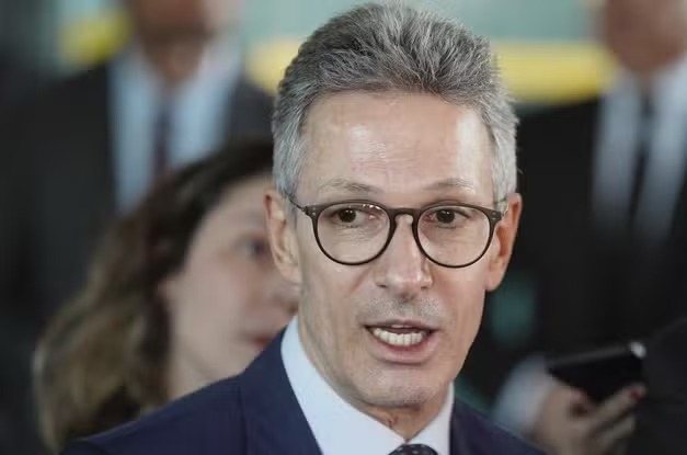 “Continuo indignado”, diz Zema após crise com Flávio Bolsonaro