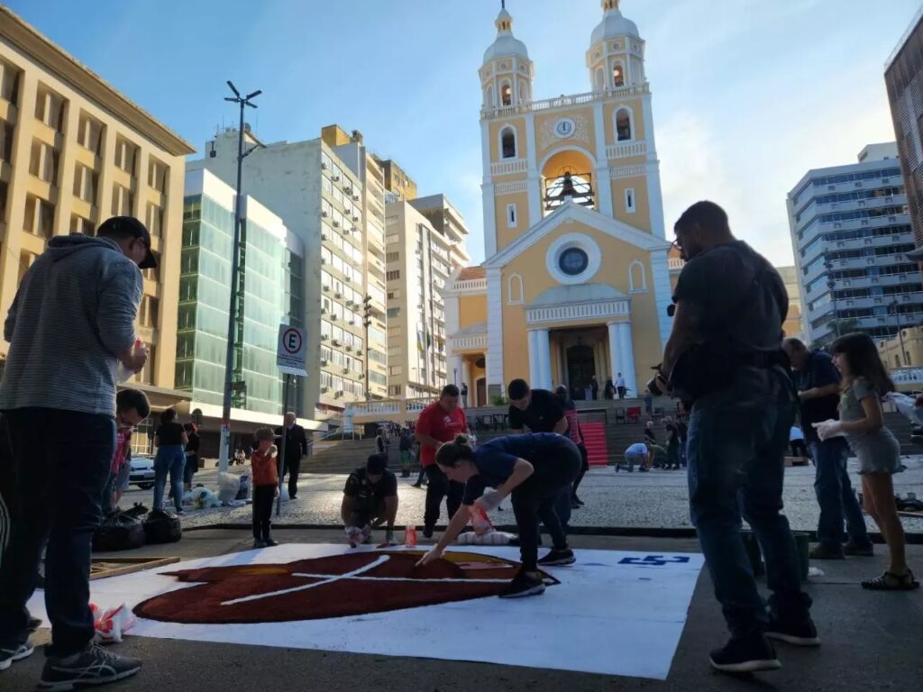 Corpus Christi pode render feriadão de até 4 dias em SC