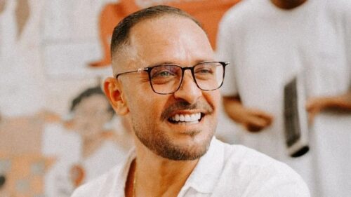 Diogo Nogueira cancela shows após diagnóstico grave na garganta