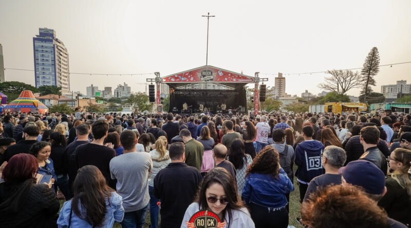Festival gratuito em Tubarão terá tributos a Guns, KISS e Bon Jovi