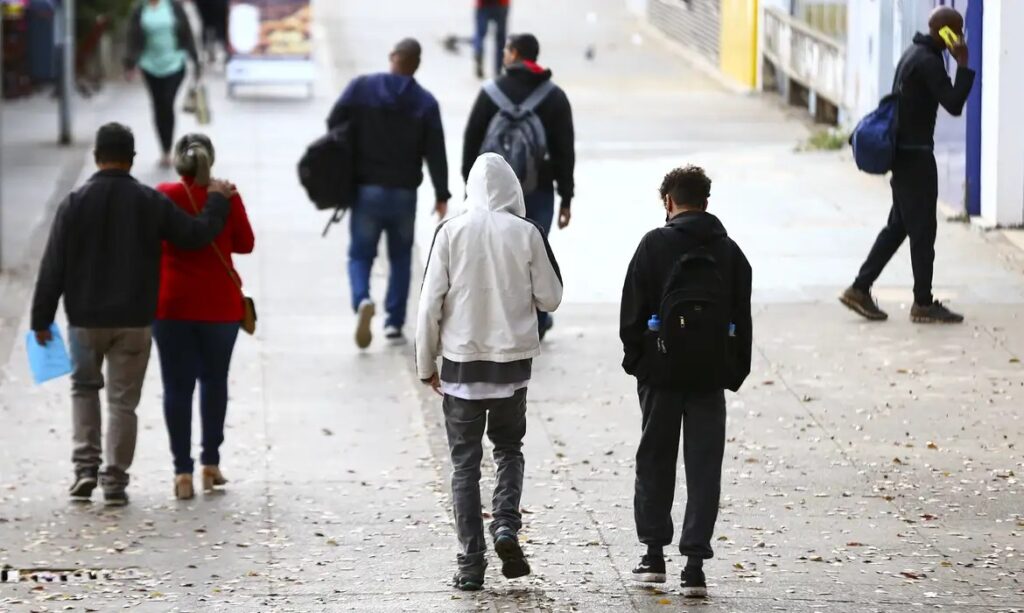 Frio intenso e risco de geada em SC: veja quando a temperatura pode chegar a 0°C