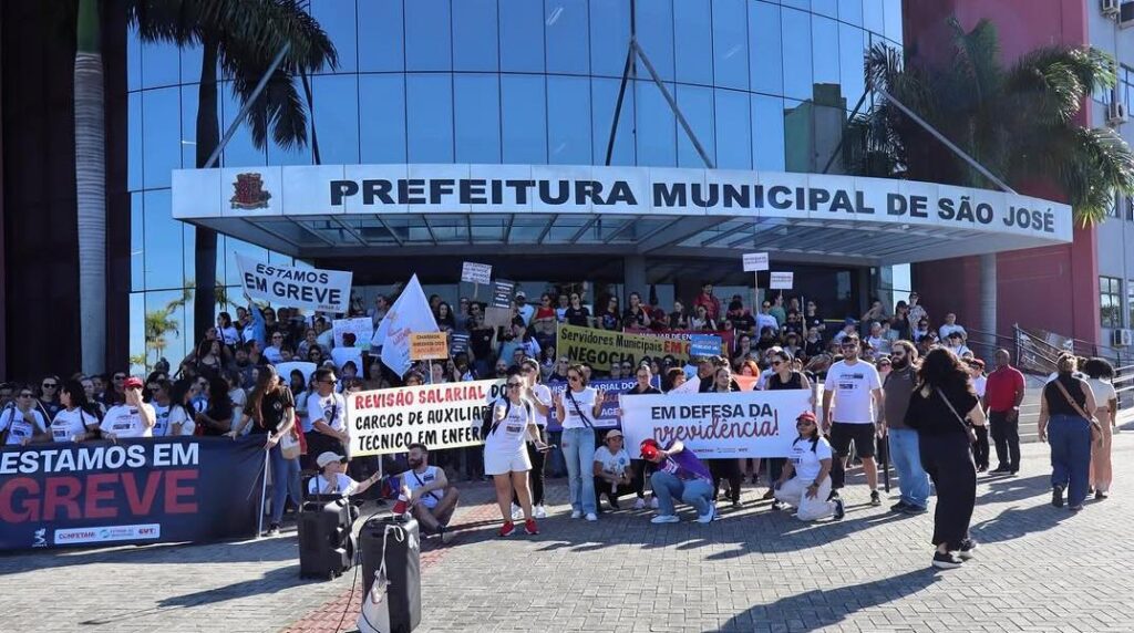 Greve em São José entra no terceiro dia e pressão sobre prefeitura aumenta