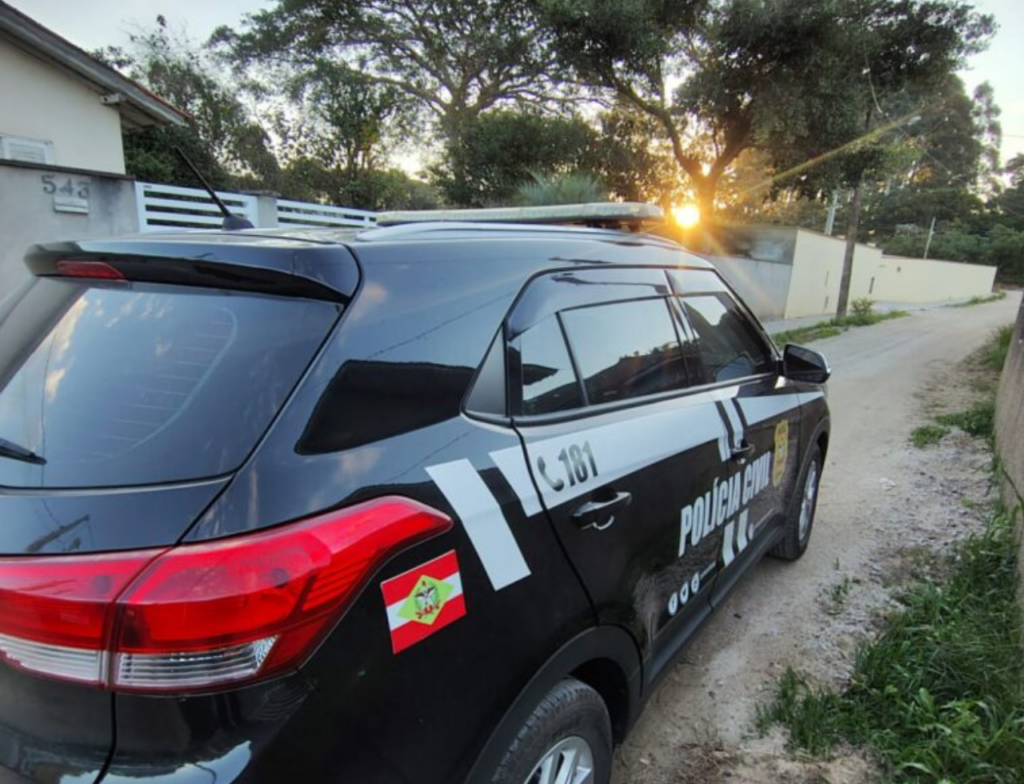 Homem com longa ficha criminal é preso após fuga em Laguna
