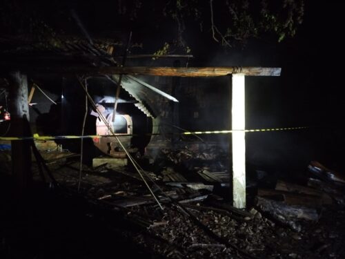 Incêndio atinge aviário durante a madrugada e mobiliza bombeiros em Timbé do Sul