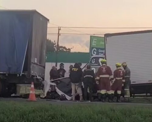 Jovem de Itajaí morre em grave acidente com caminhões no PR
