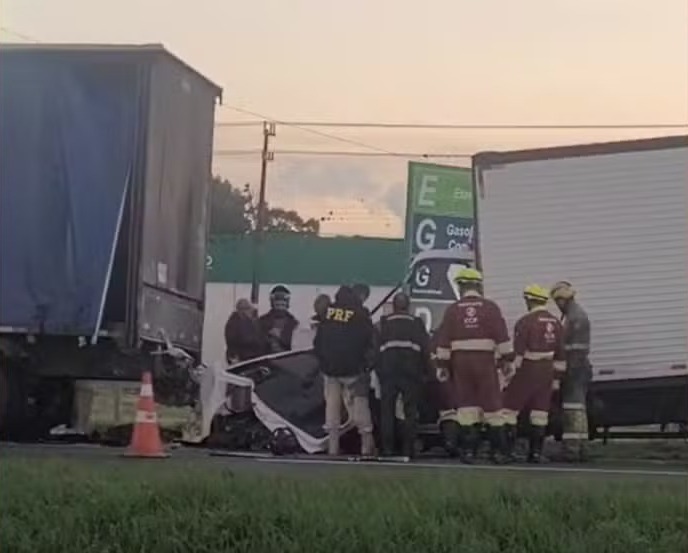 Jovem de Itajaí morre em grave acidente com caminhões no PR