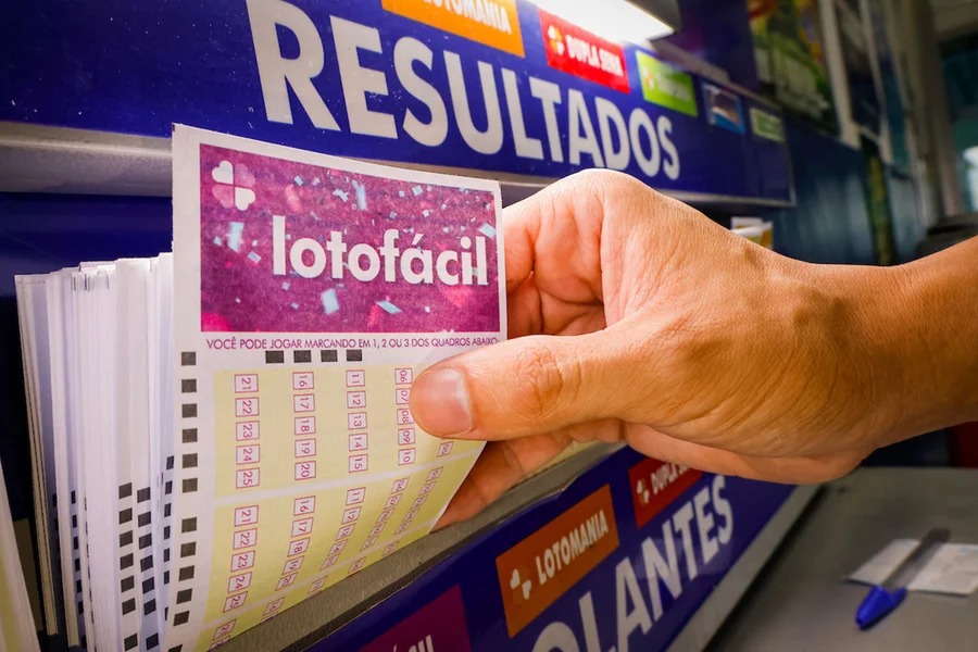 Lotofácil premia quatro apostas e cada uma leva mais de R$ 1,2 milhão
