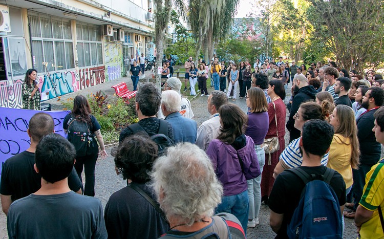 Memorial na UFSC marca homenagem para Catarina Kasten