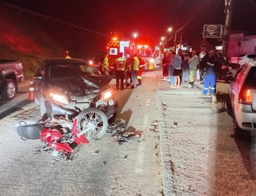 Motociclista fica desacordado após grave colisão na BR-101 em Imbituba