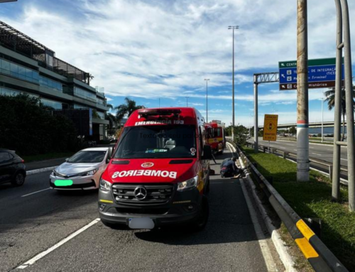 Motociclista fica ferido após acidente com caminhão em Florianópolis