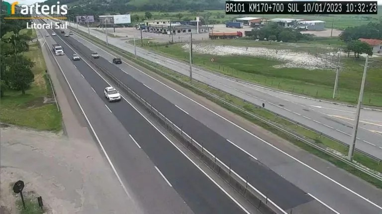 Motoristas enfrentam obras e risco de filas na BR-101 em SC nesta noite