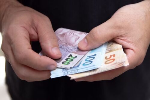 Novo salário mínimo até 2030 surpreende; veja valores