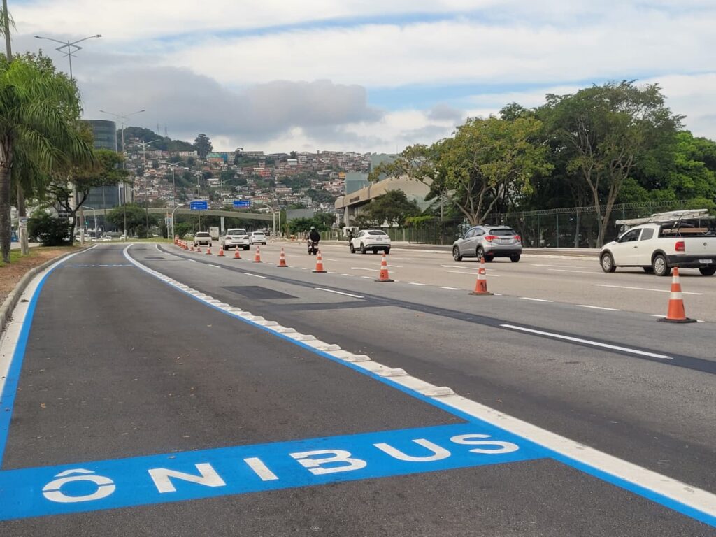 Obra bloqueia acesso ao Centro de Florianópolis e complica trânsito nesta quinta