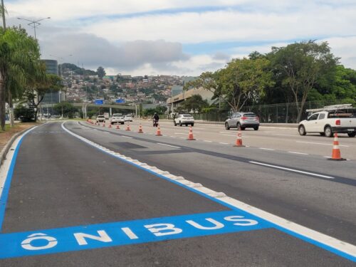 Obra bloqueia acesso ao Centro de Florianópolis e complica trânsito nesta quinta