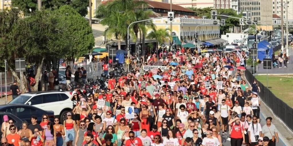Prefeitura de Florianópolis demite 150 servidores em greve e tensão aumenta