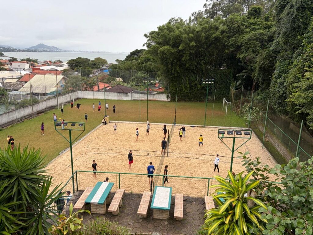 Programa educacional muda de endereço e amplia atendimento em Florianópolis