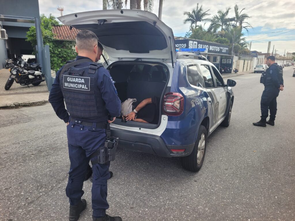 Roubo em supermercado termina com prisão e carga recuperada em Florianópolis