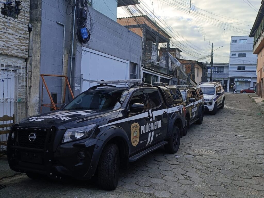 Suspeito de liderar facção morre em confronto com a polícia em Florianópolis